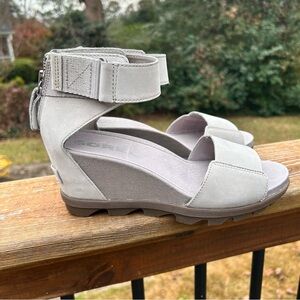 Sorel Joanie II Ankle Strap wedge sandal in dove gray leather